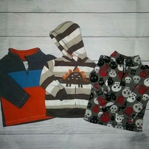 5/$10 Set of 3 fleeces Two pullovers one zipper